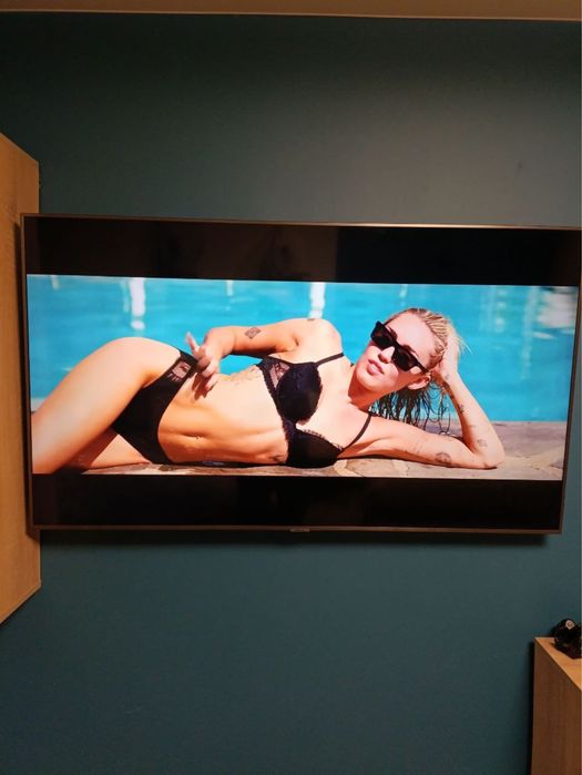 Продам телевізор Samsung UE55TU7100