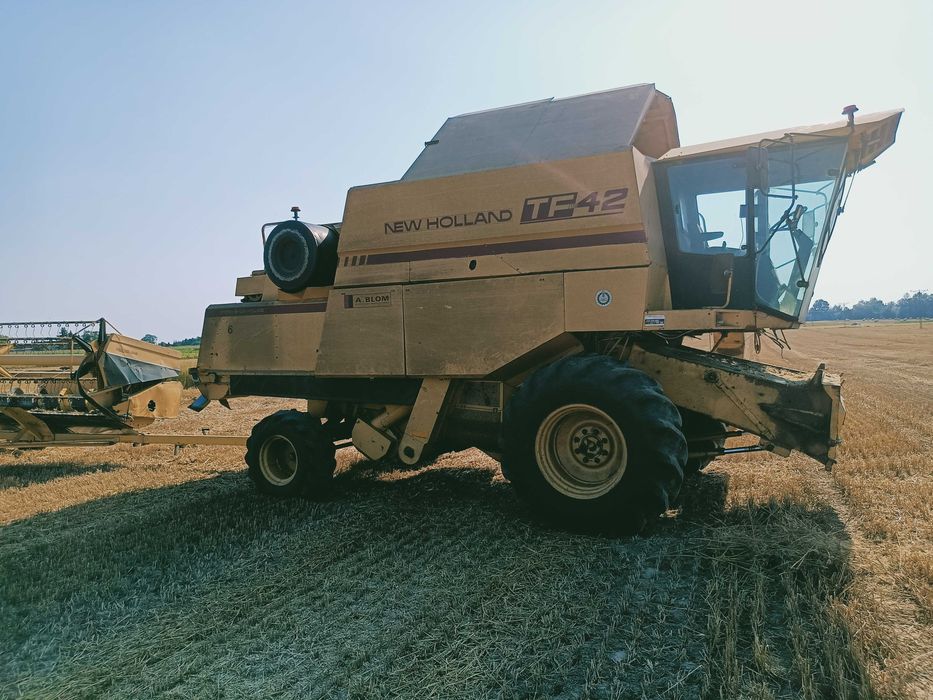 New Holland TF 42 2 hedery rzepak super stan