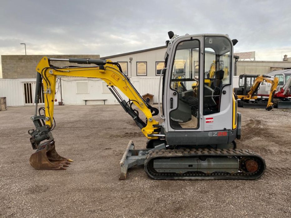 Usługi Koparka Koparko-ładowarka Ładowarka Wykopy Rozbiórki Niwelacja