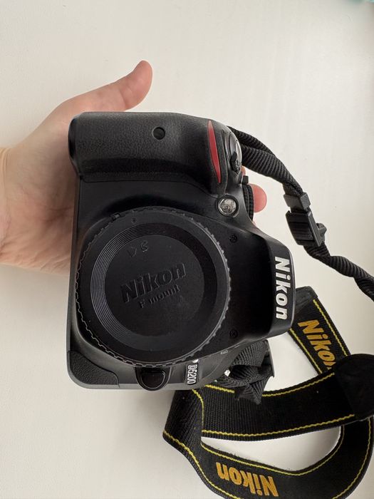 Фотоапарат Nikon D5200 body