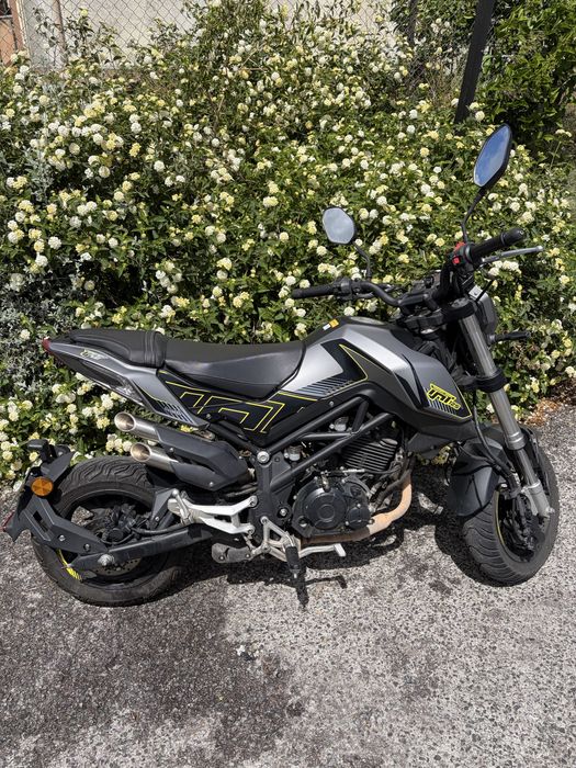 Benelli tnt 125.