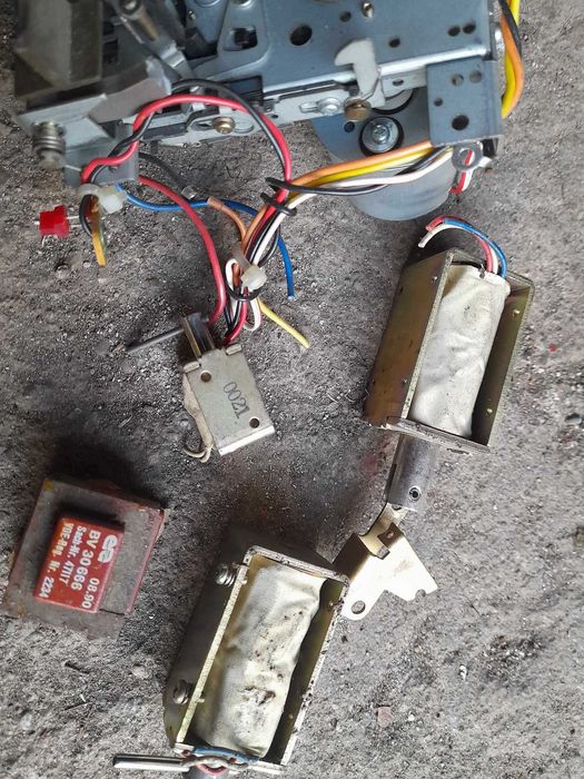 Silniczki do sprzętu radiowego i gramofon€w