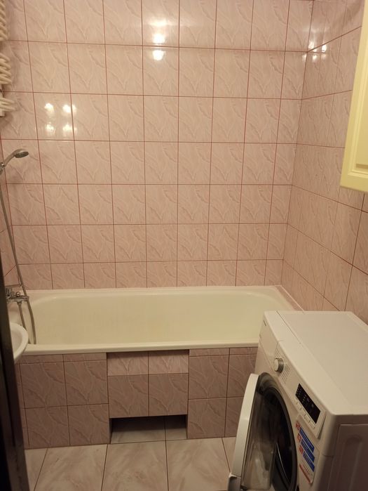 Wolności 41,pierwsze piętro,środkowe,2 pokoje,wolne od zaraz.