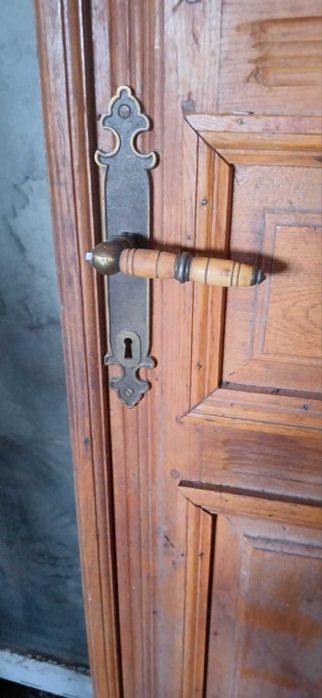 Продам двері дубові