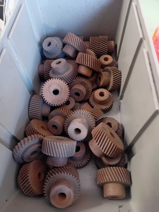 Rodas dentadas em Celeron. Preço baixo
