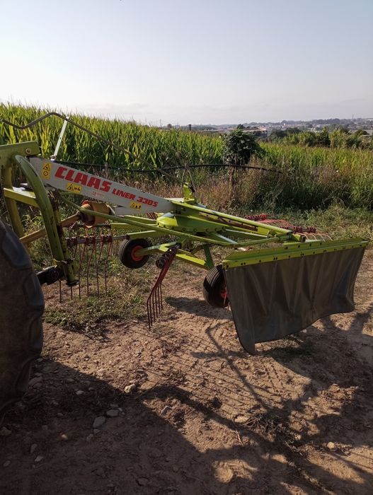 Juntador de feno Claas