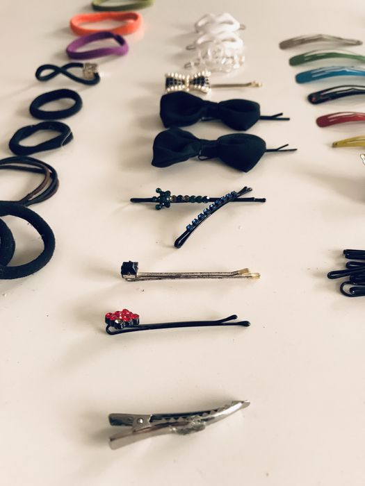 Ganchos, bandoletes, fitas, elásticos, tiaras, correntes p/ cabelo