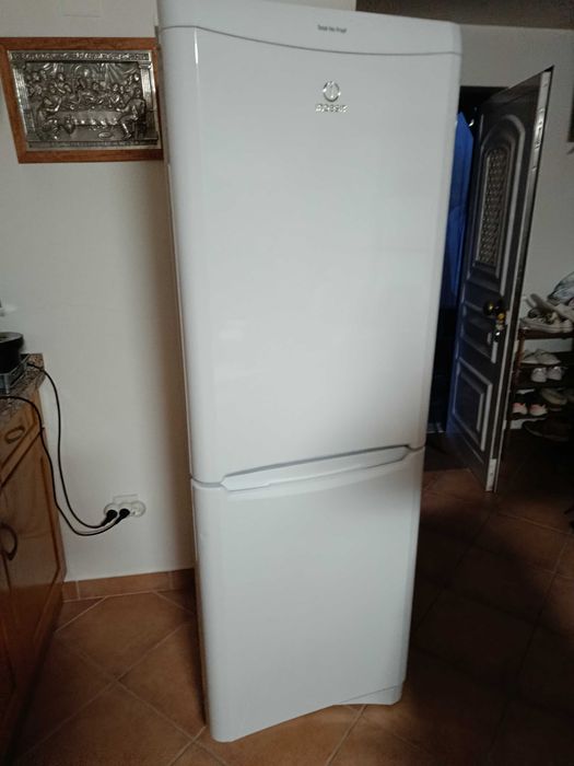 Frigorífico combinado Indesit - Distrito Coimbra