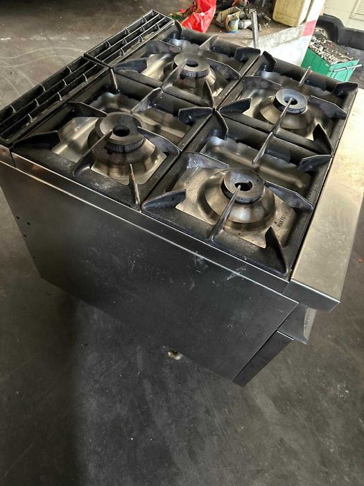 Fogão da Fagor,  de 4 queimadores com forno