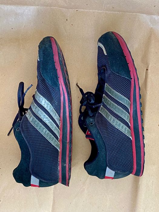 Tênis adidas pretos