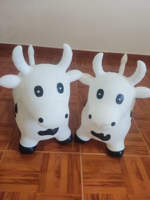 Vaca de brinquedo inflável