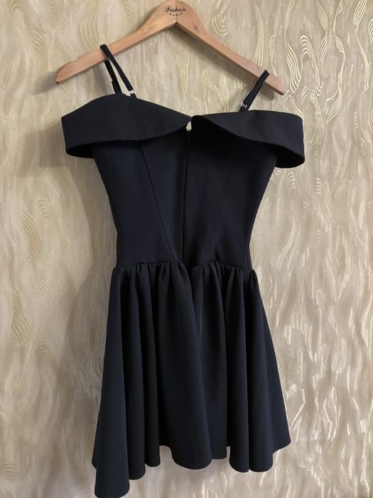 Платье нарядное,черное