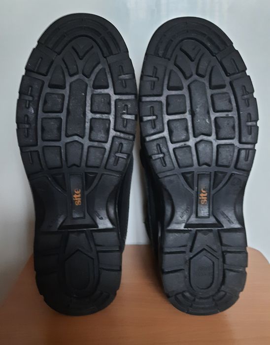 Рабочие ботинки 28,5 сантиметров стелька