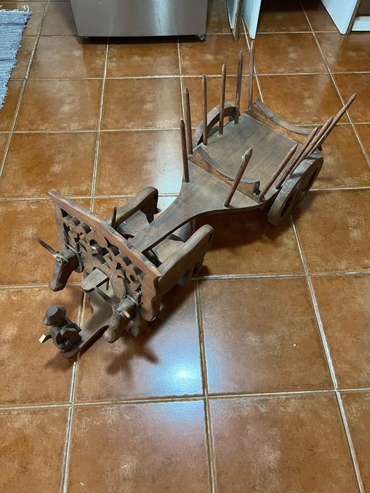 Carro de bois feito à mão