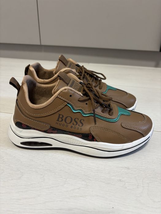 Кросівки жіночі Hugo Boss р.39
