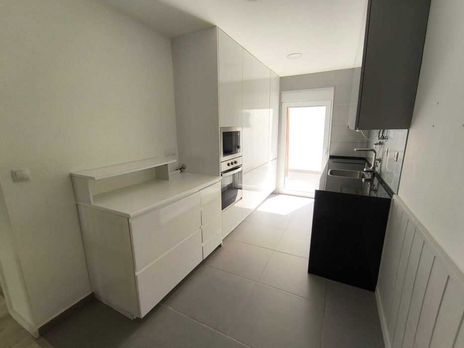 Arrenda-se apartamento T2 no centro histórico em setúbal