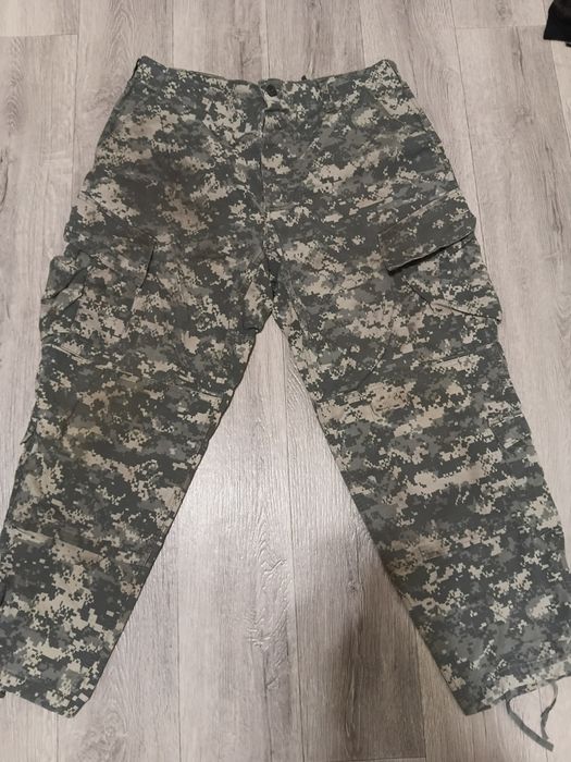 штани Helikon-Tex ACU з матеріалу PolyCotton Ripstop.