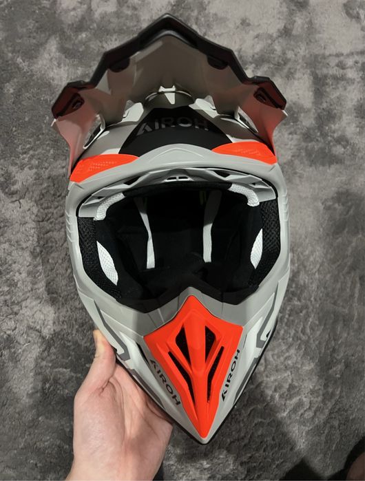 Airoh Aviator Ace 2: 400 € Мотошлемы Ивано-Франковск на Olx