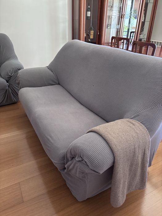 2 Sofás Usados (1 Sofá-Cama)