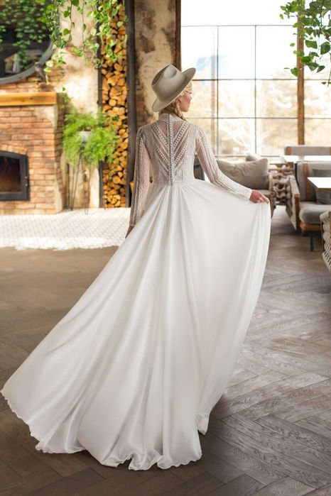 Весільна сукня Devi A-line з високим коміром
