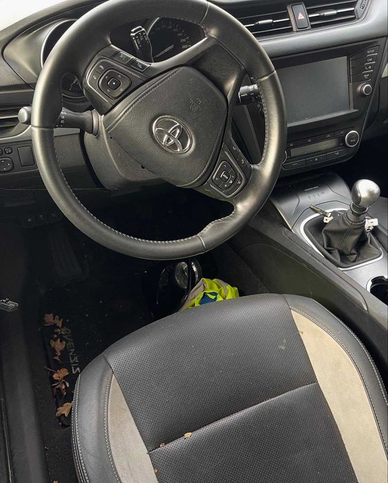 Toyota Avensis 2016 para peças