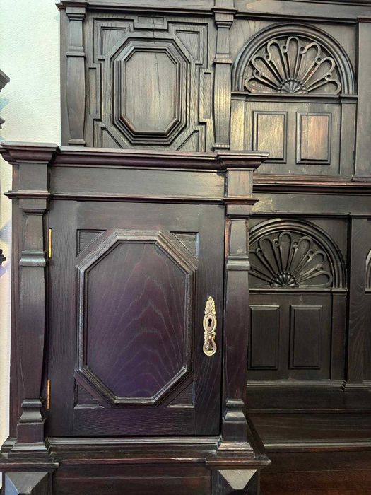 Móvel de arrumação antigo