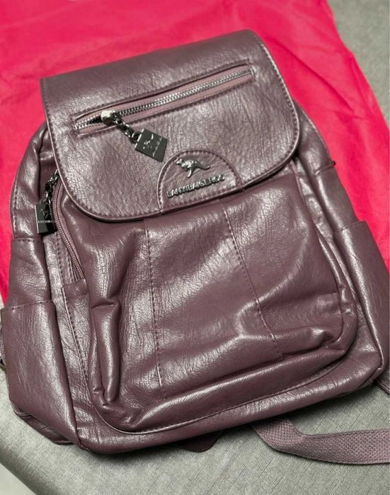 Mochila Nova várias divisões