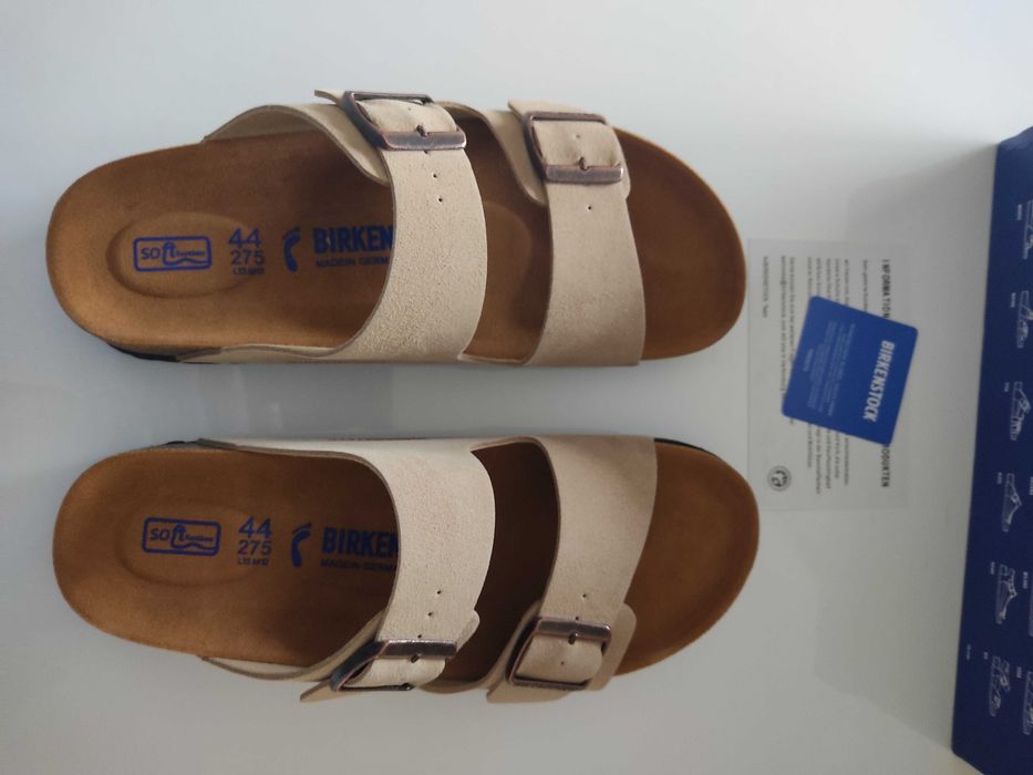 Sandalias Birkenstock na caixa