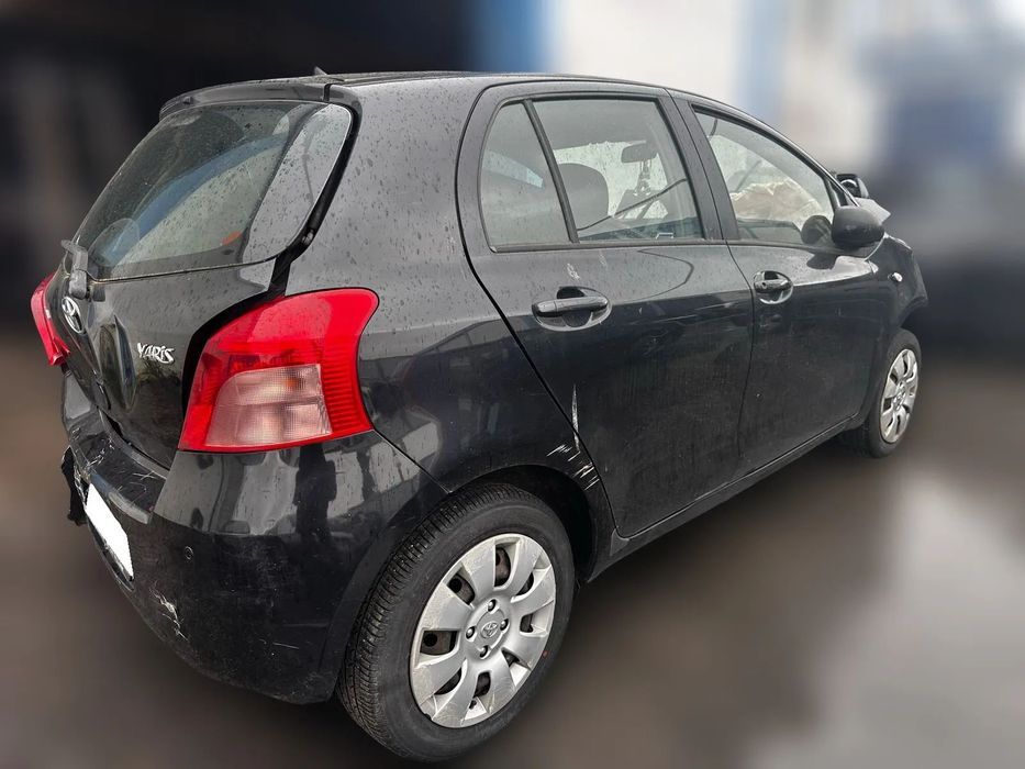 Toyota Yaris II 1.0 VVT-i de 2005 para peças