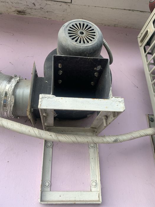 Вентиляційна система для кафе, пекарні, бару.