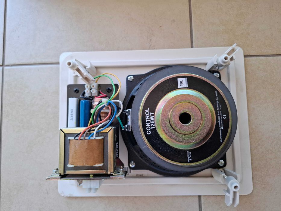 Głośnik ścienny JBL Control 126 WT (używany)