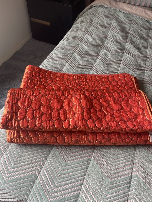 Colcha ou saida de cama bom estado