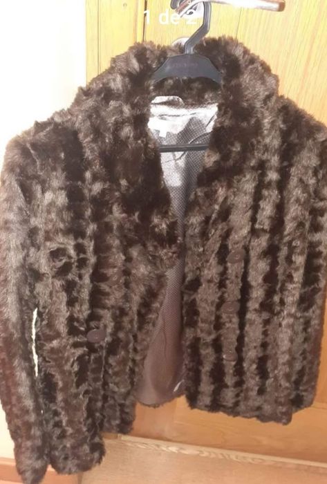 Casaco em pêlo castanho como novo