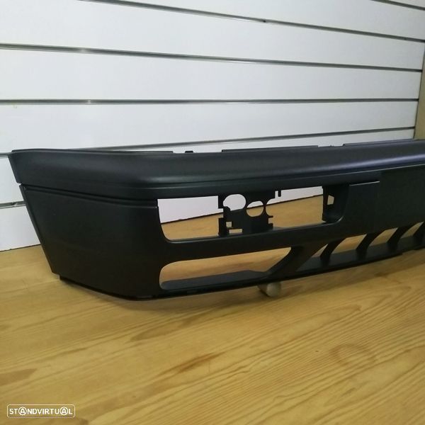 Para-choques Frente VW Golf 3 modelo: 1991 até 1997 novo