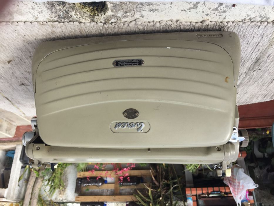 Maquina de escrever  ***  Everest