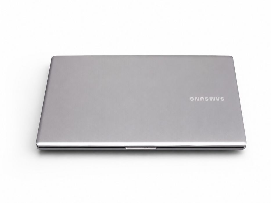 Игровой ноутбук Samsung 700z  (Core i5 /8Gb/SSD / video- 2Gb)