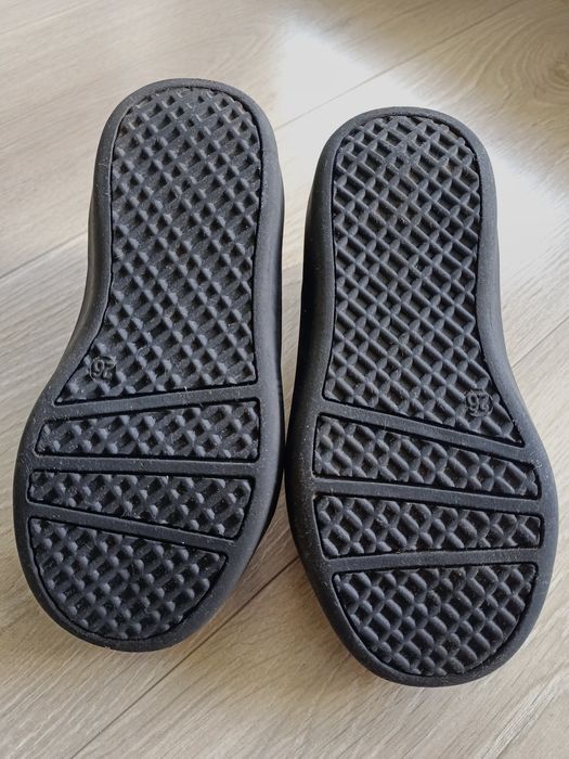 Botki trzewiki dziewczęce czarne lakierowane 26