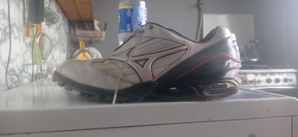 Кросівки чоловічі