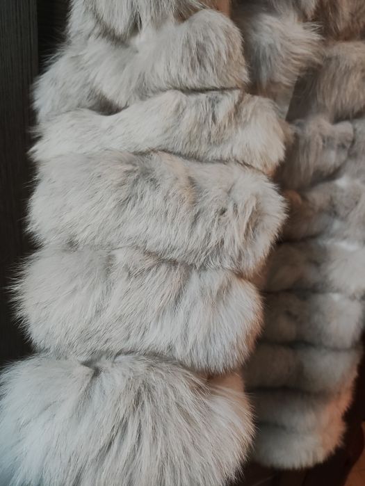 Шуба натуральный мех песец есть капюшон