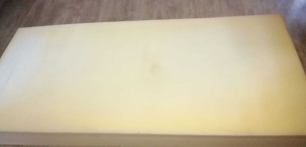 Colchão molas ensacadas e espuma solteiro c/ pouco uso. 198x 88x20cm