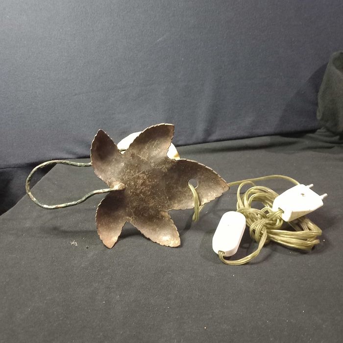 Candeeiro folha em metal