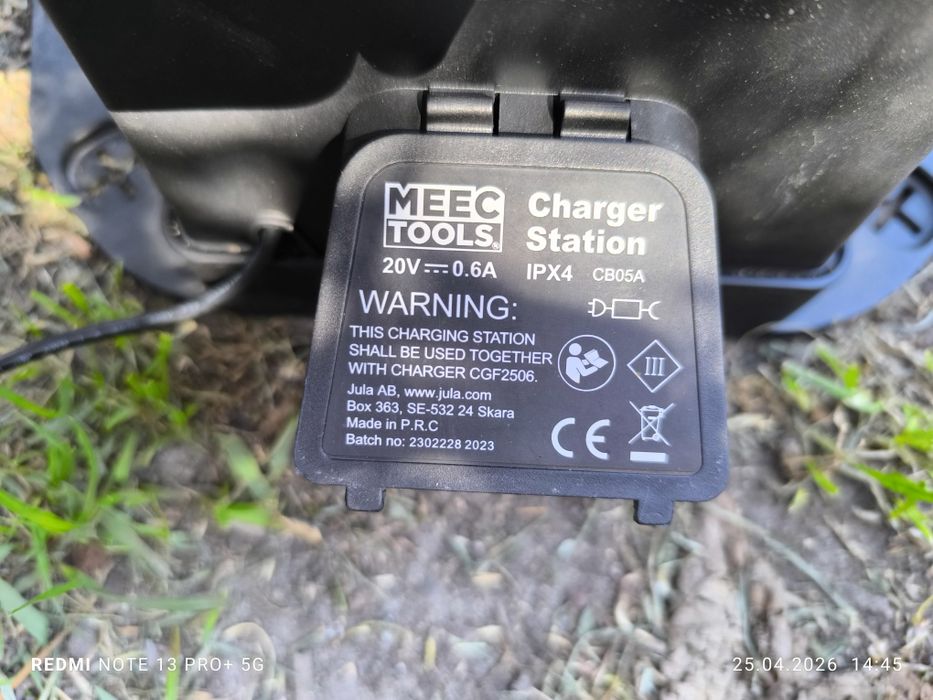 Robot koszący MEEc Tools 20V – jak nowy, 1 sezon