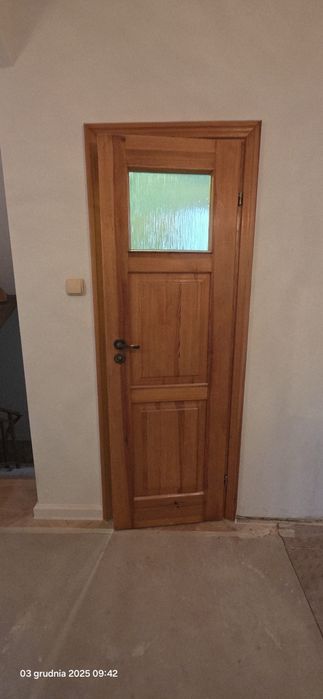 Drzwi drewnine, futryny, ościeżnice