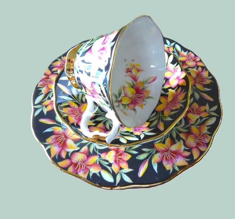 Conjunto Royal Albert - Coleção Flores Provinciais - Lírios do campo