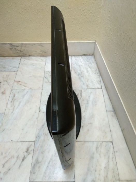 Televisão Samsung LCD 37'' - Para arranjo ou peças