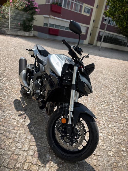 Honda CB1000 Hornet 2025