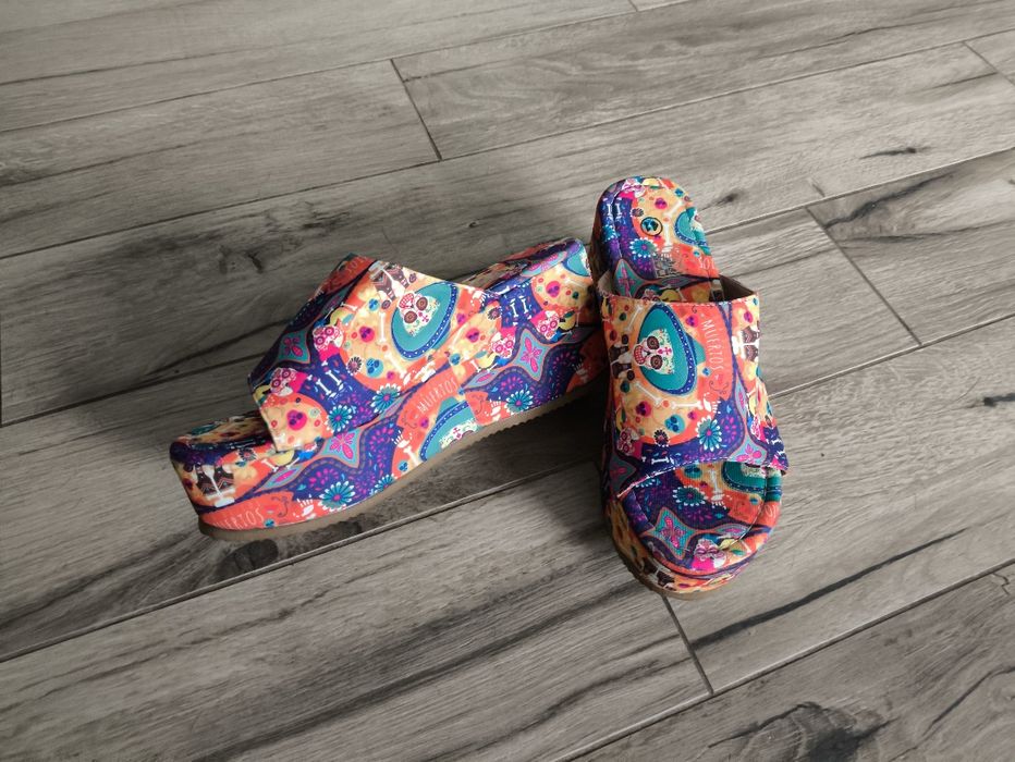 Klapki na koturnie nowe 41