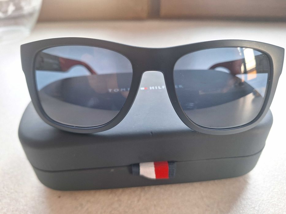 Okulary przeciwsłoneczne Tommy Hilfiger