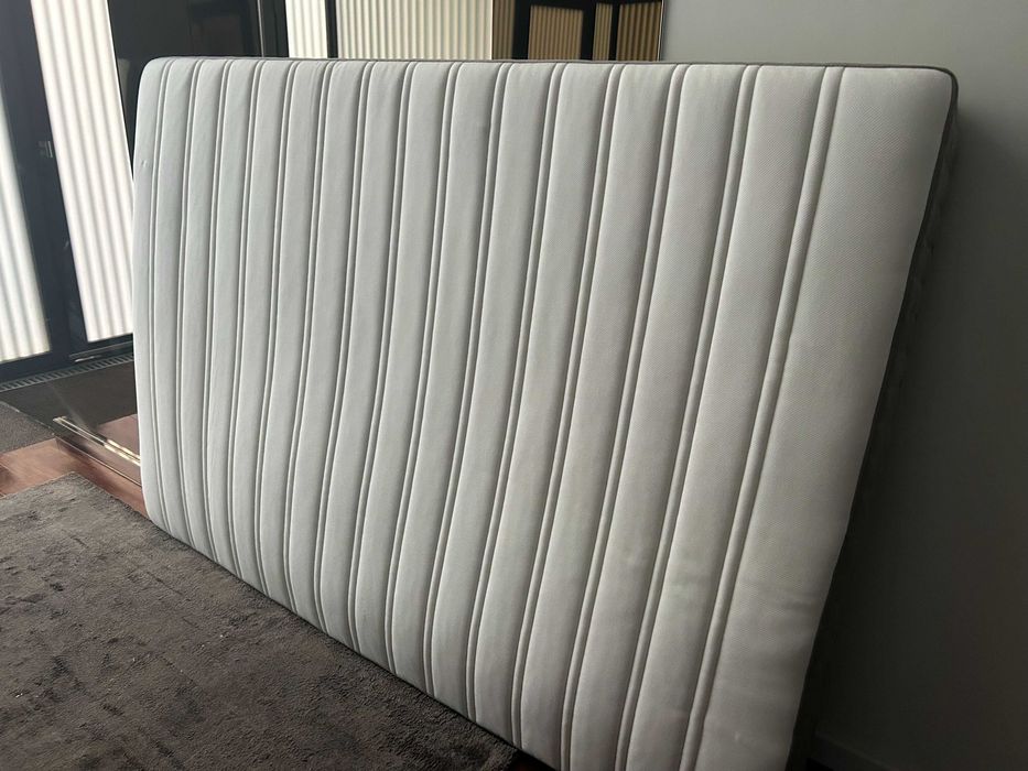 Colchão Hamarvik 140cm x 200cm (COMO NOVO)
