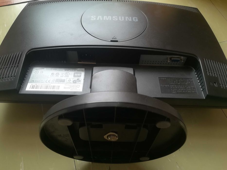 Monitor 19" Samsung 943NW (LS19MYNK)